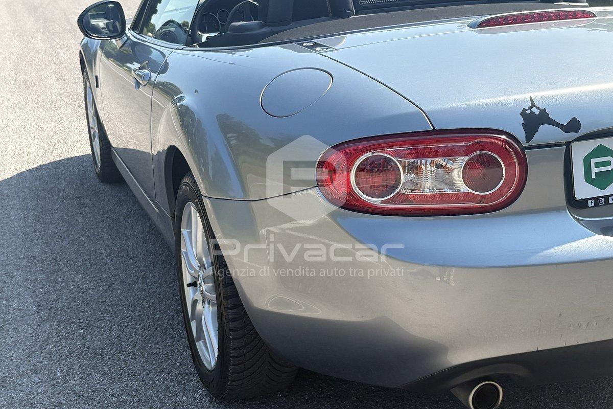 MAZDA MX-5 Roadster 1.8L Fire