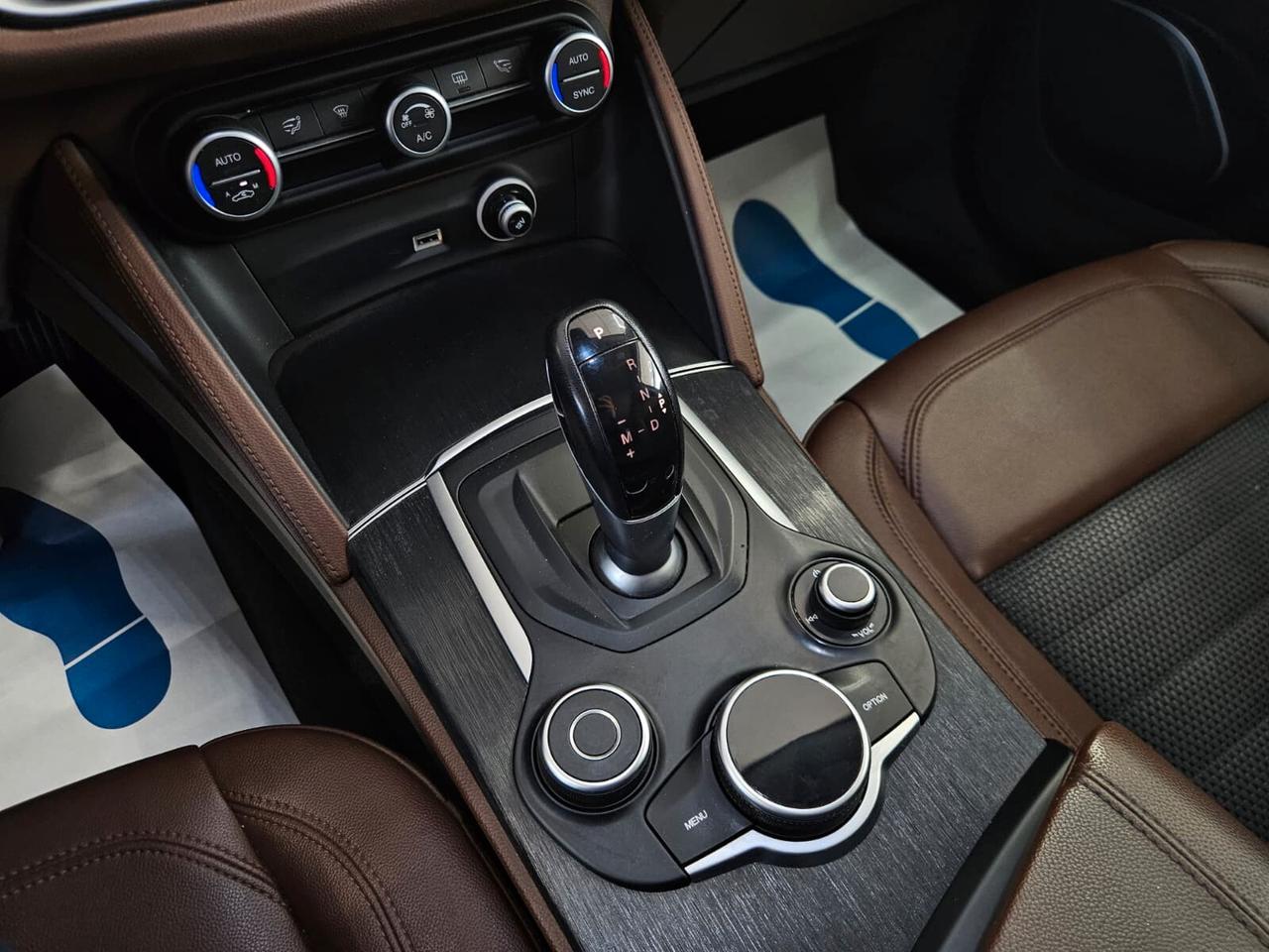 Alfa Romeo Stelvio 2.0 Turbo 200 CV AT8 Q4 Super