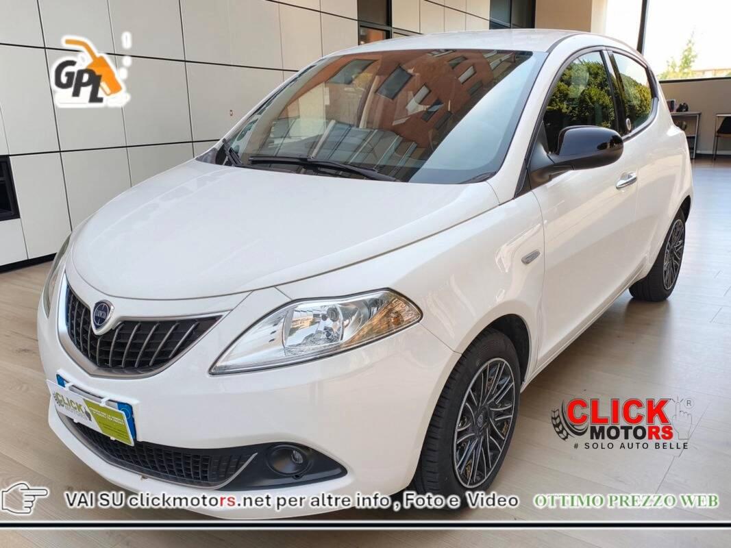 Lancia Ypsilon Ypsilon III 2013 1.2 8v Gold ecochic Gpl 69cv