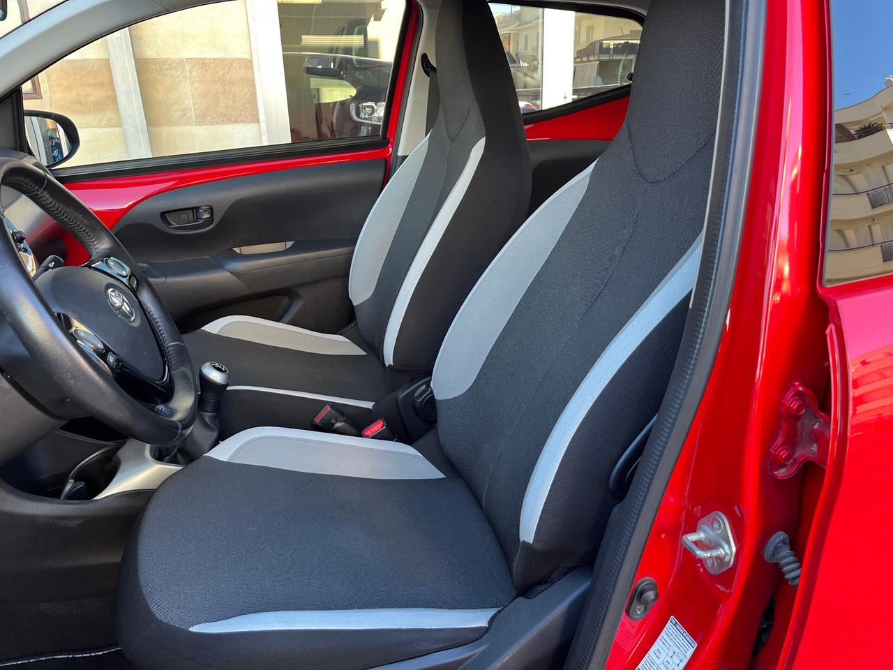 Toyota Aygo 1.0 VVT-i 69 CV 5 porte x-play