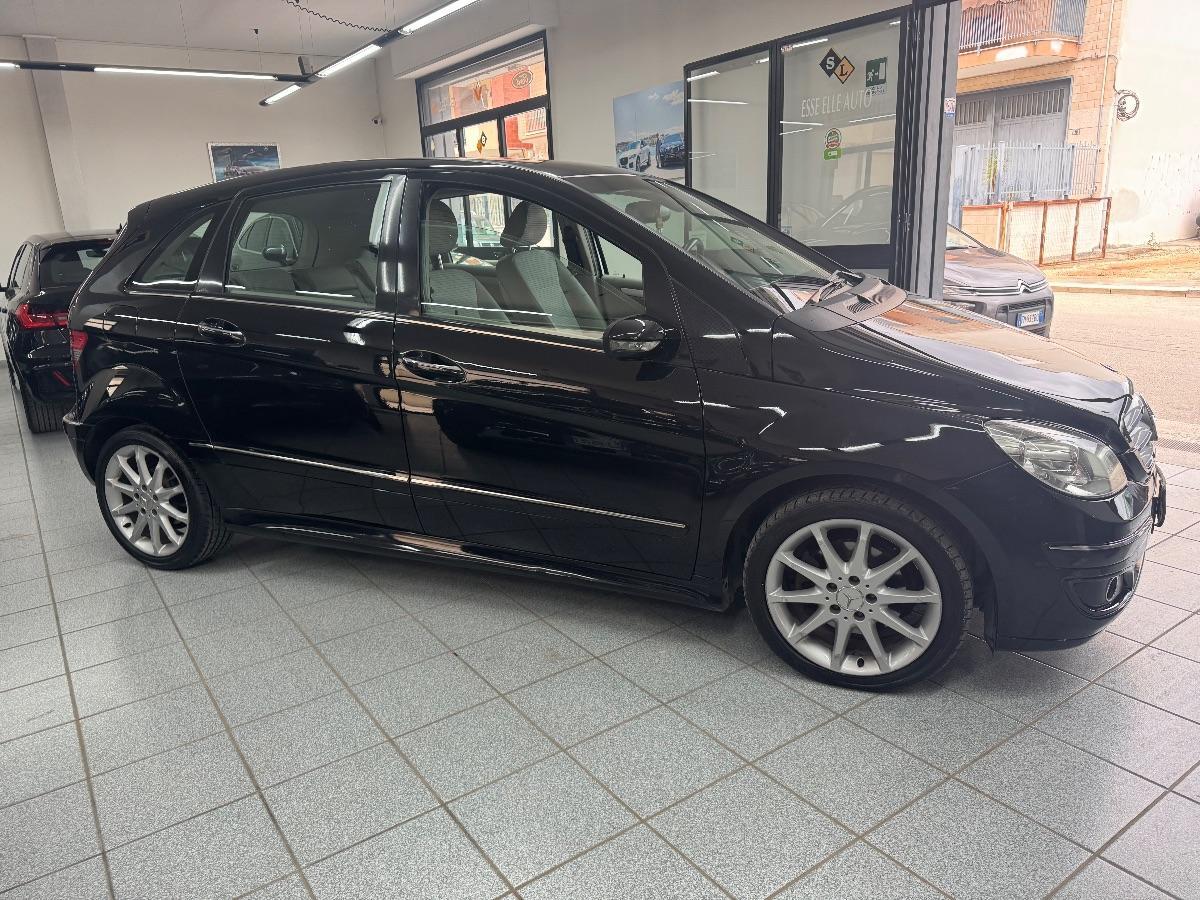 MERCEDES - Classe B - 180 CDI Sport SEDILI RISCALDABILI/ FARI AUTOMATICI