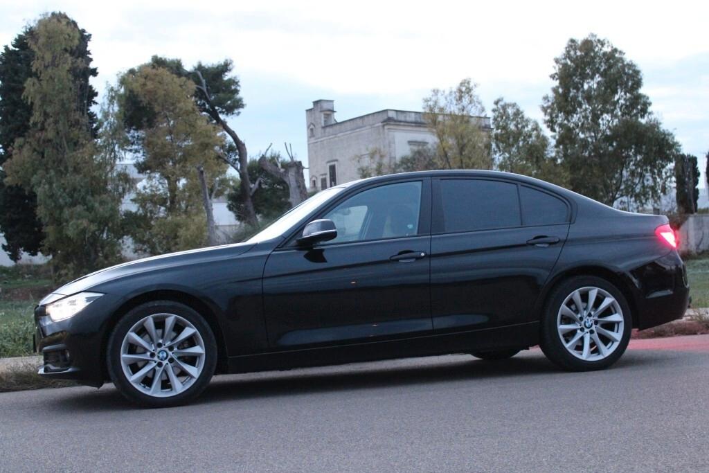 BMW 320d xDrive Aut.*TETTO *FULL LED *NAVI *CAMERA