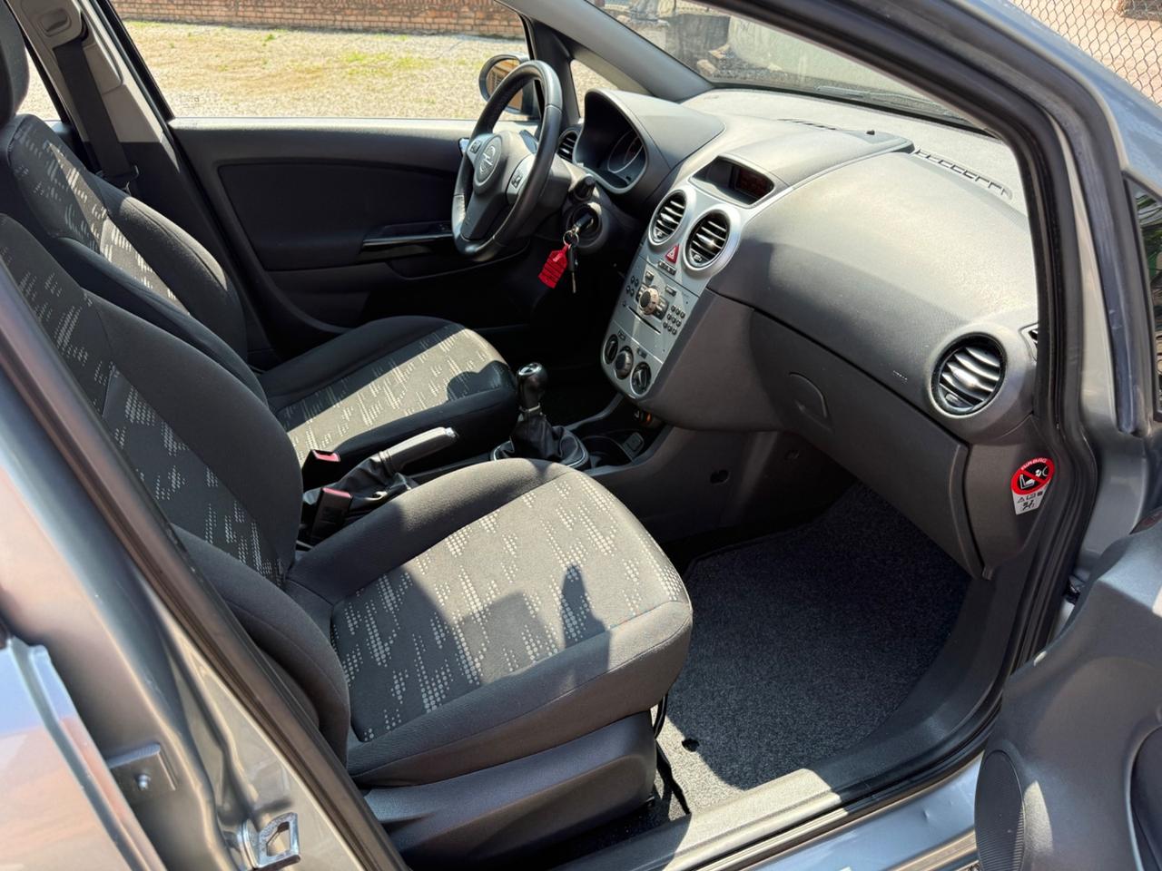 Opel Corsa 1.2 5 porte Cosmo