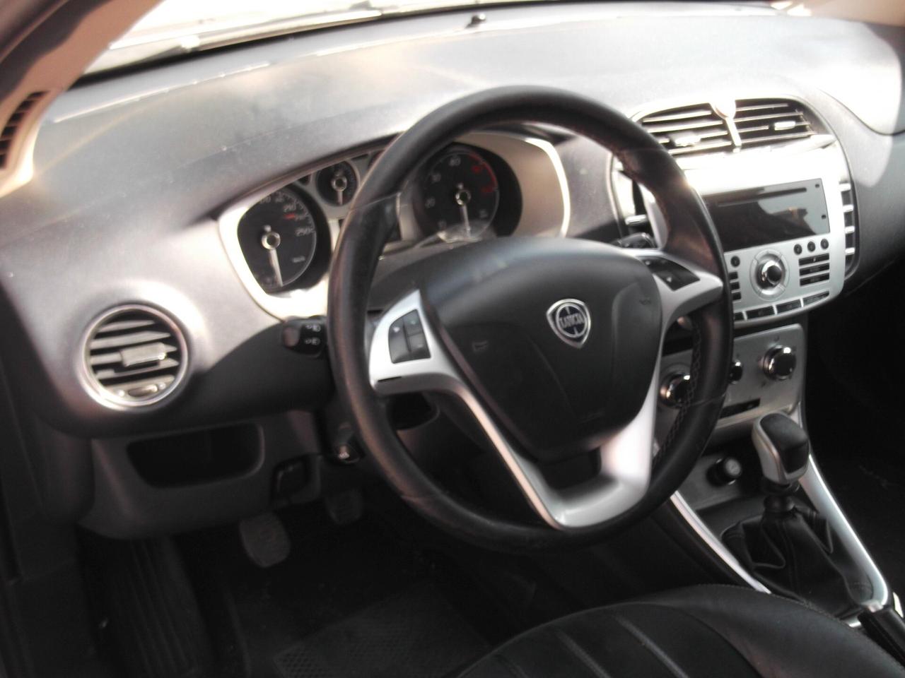 Lancia Delta 1.6 MJT DPF Gold - 08