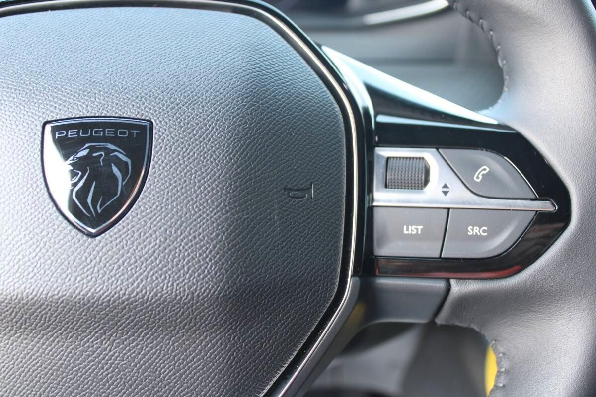 Peugeot 2008 1.2 puretech Allure s&s 100cv Con NAVIGATORE