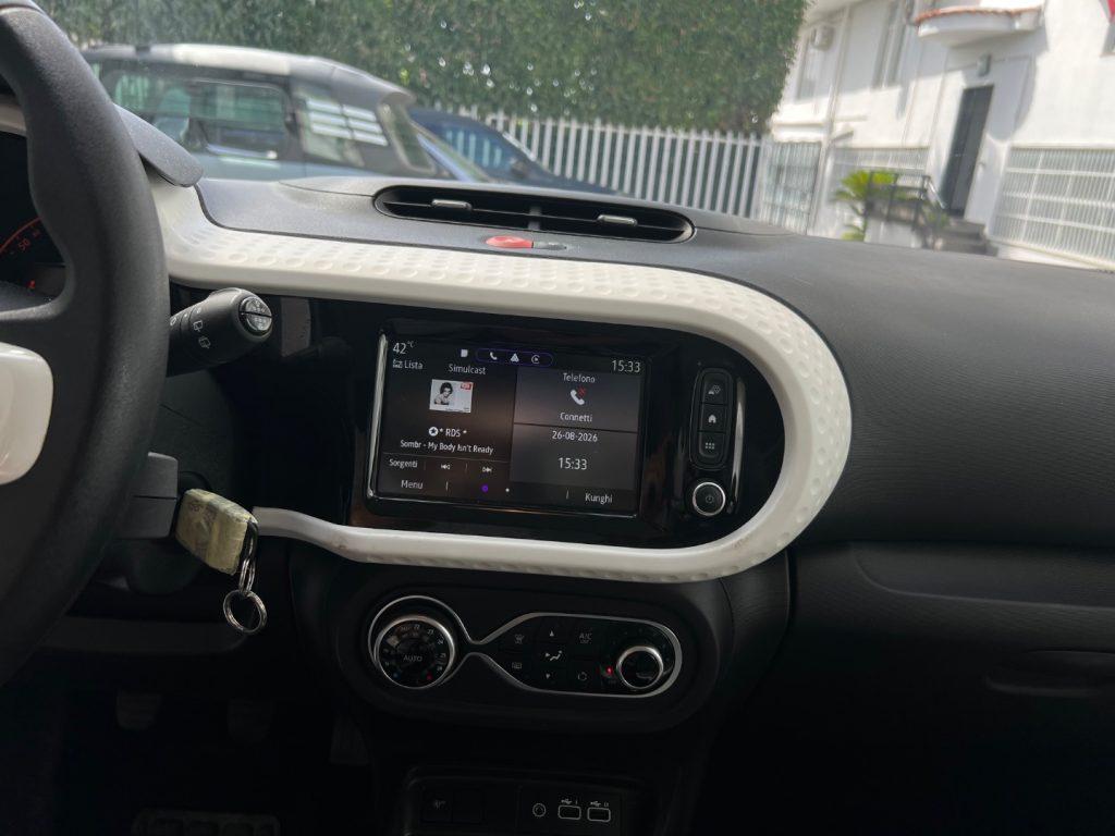 Renault Twingo SCe 65 CV Urban Night tua da €149,00 mensili