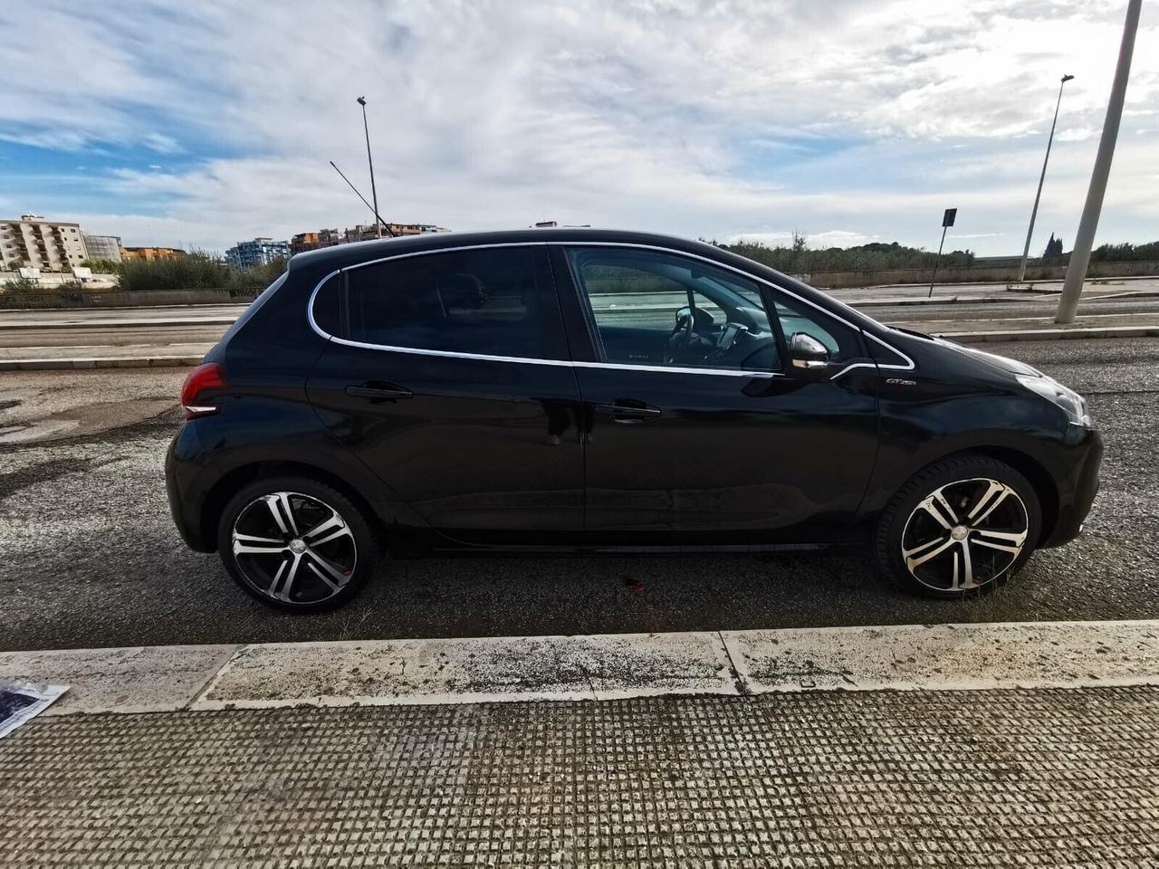 Peugeot 208 BlueHDi 120 S&S 5P. GT Line - 2017