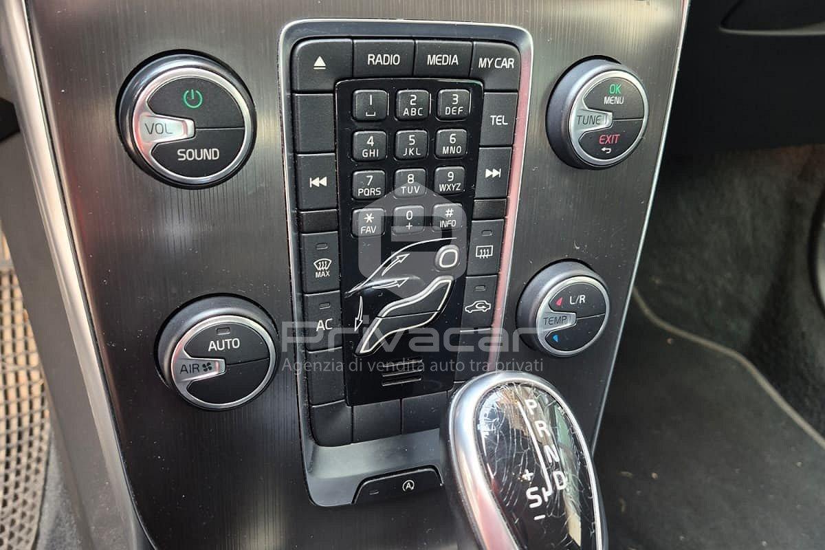 VOLVO V40 D2 1.6 Powershift Kinetic