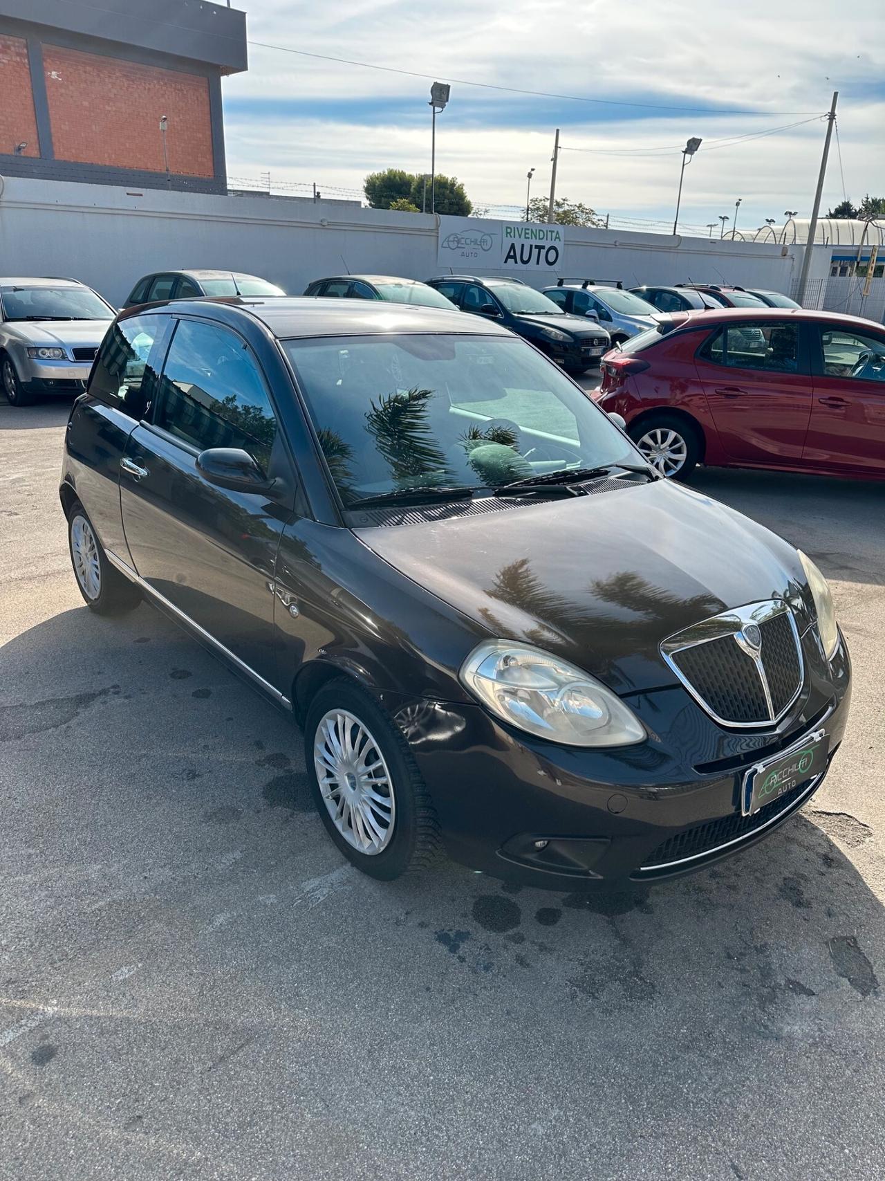 LANCIA YPSILON 1.2 BENZINA 2007 OK NEOPATENTATI