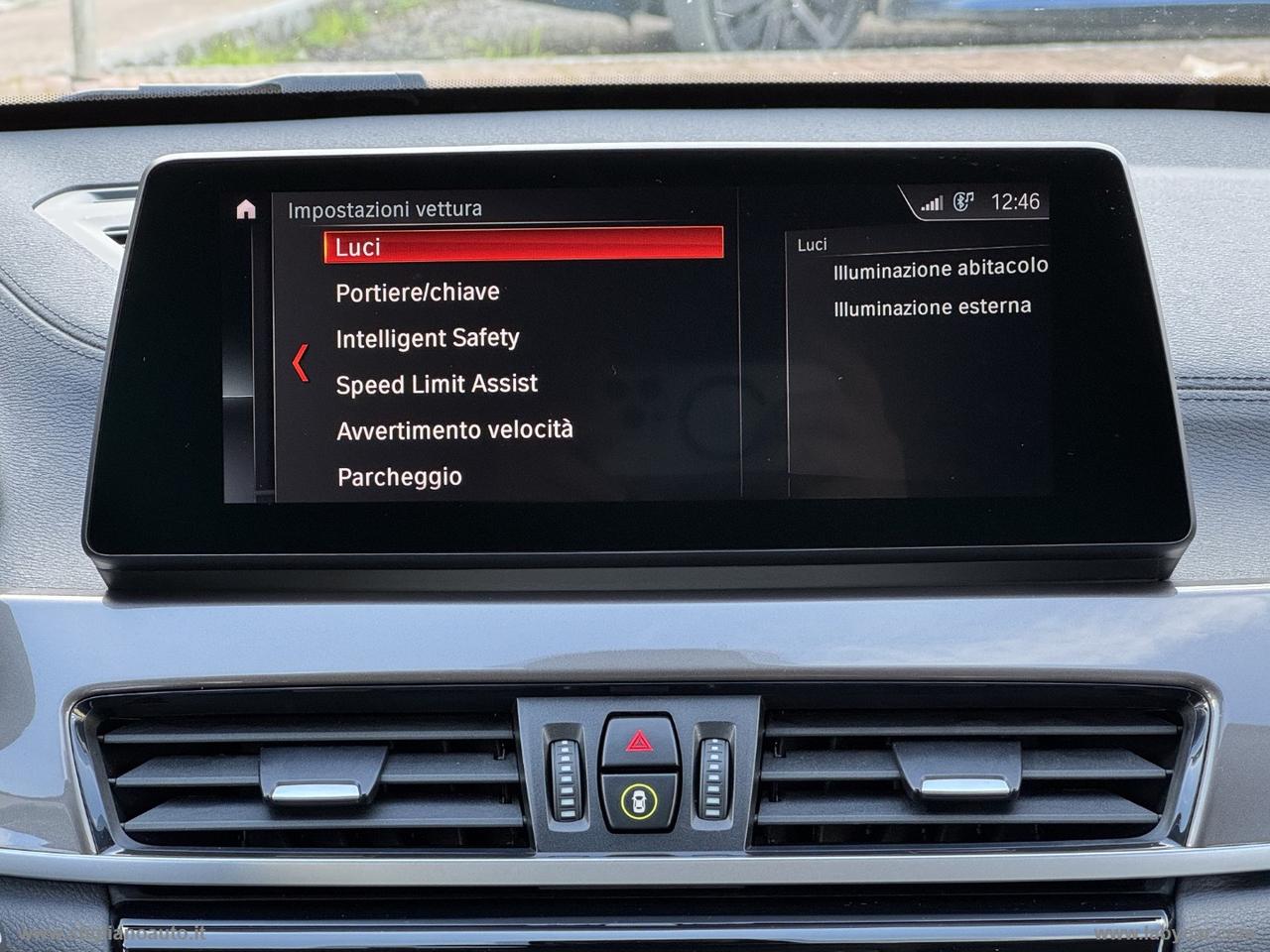 BMW X1 xDrive18d xLine Head-up display