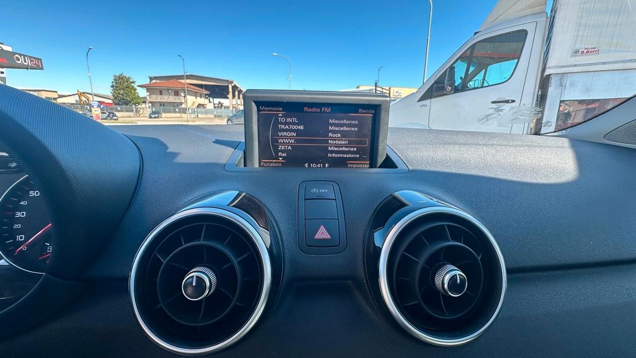 Audi A1 1.6 TDI Attraction KM CERTIFICATI-UNICO PROPRIETARIO
