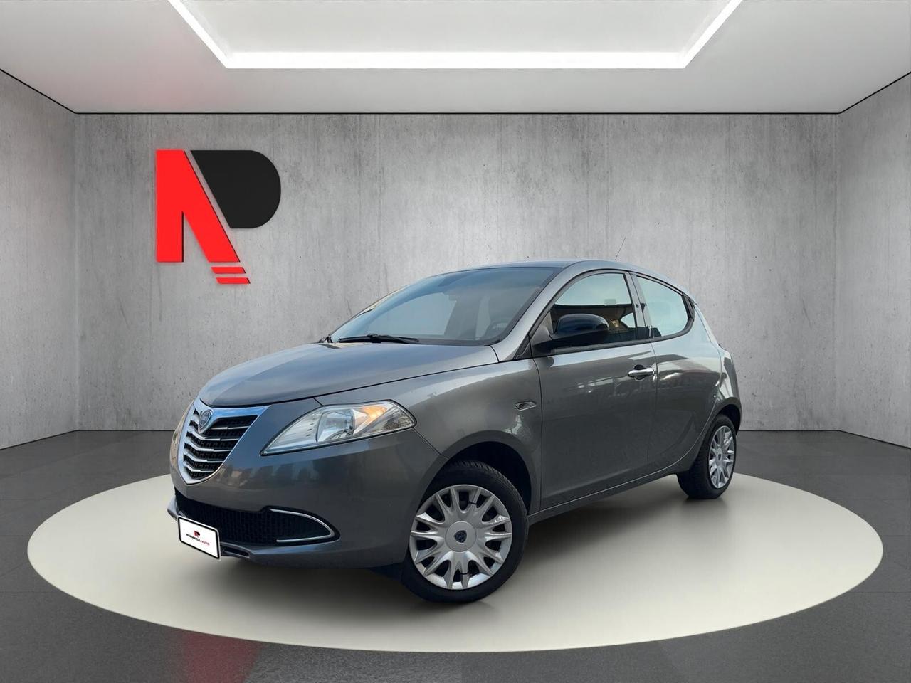 Lancia Ypsilon 1.2 69 CV 5 porte S&S Silver