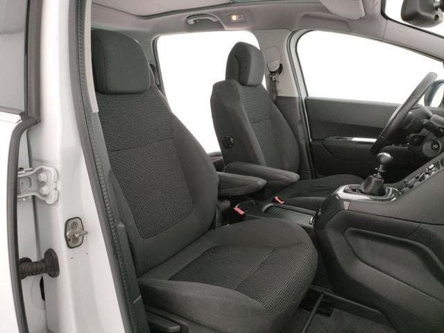 PEUGEOT 5008 1.6 HDi 115CV Business 7 Posti con Tetto