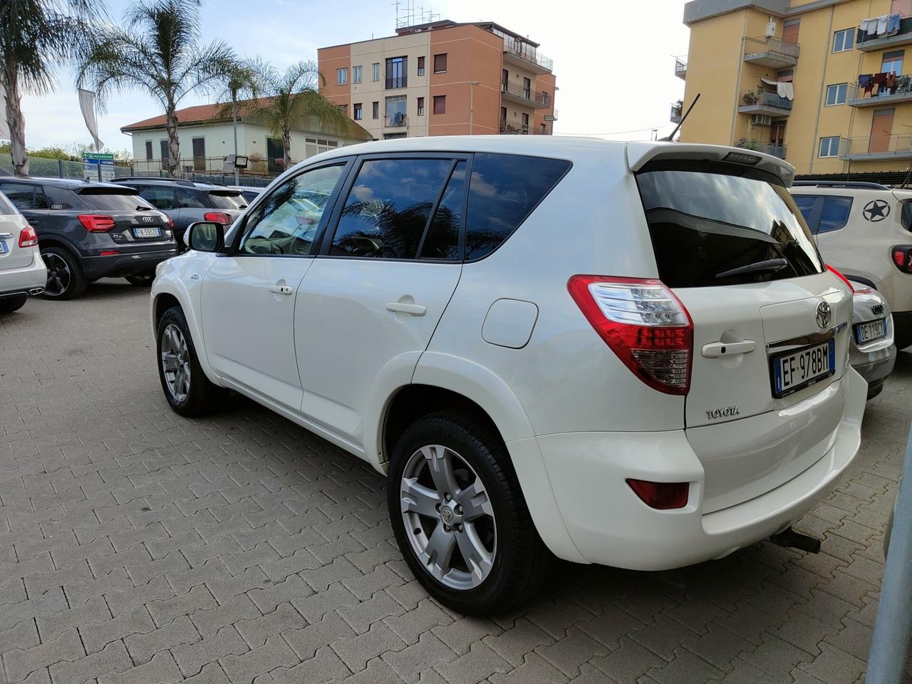 Toyota RAV 4 RAV4 Crossover 2.2 D-Cat 177 CV Executive