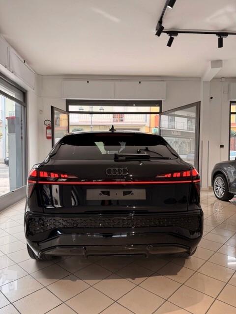 Audi Q3 Sportback Black line 35 TDI S-tronic NEW MODEL