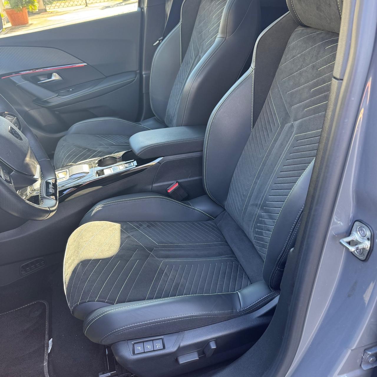 Peugeot 2008 Hybrid GT