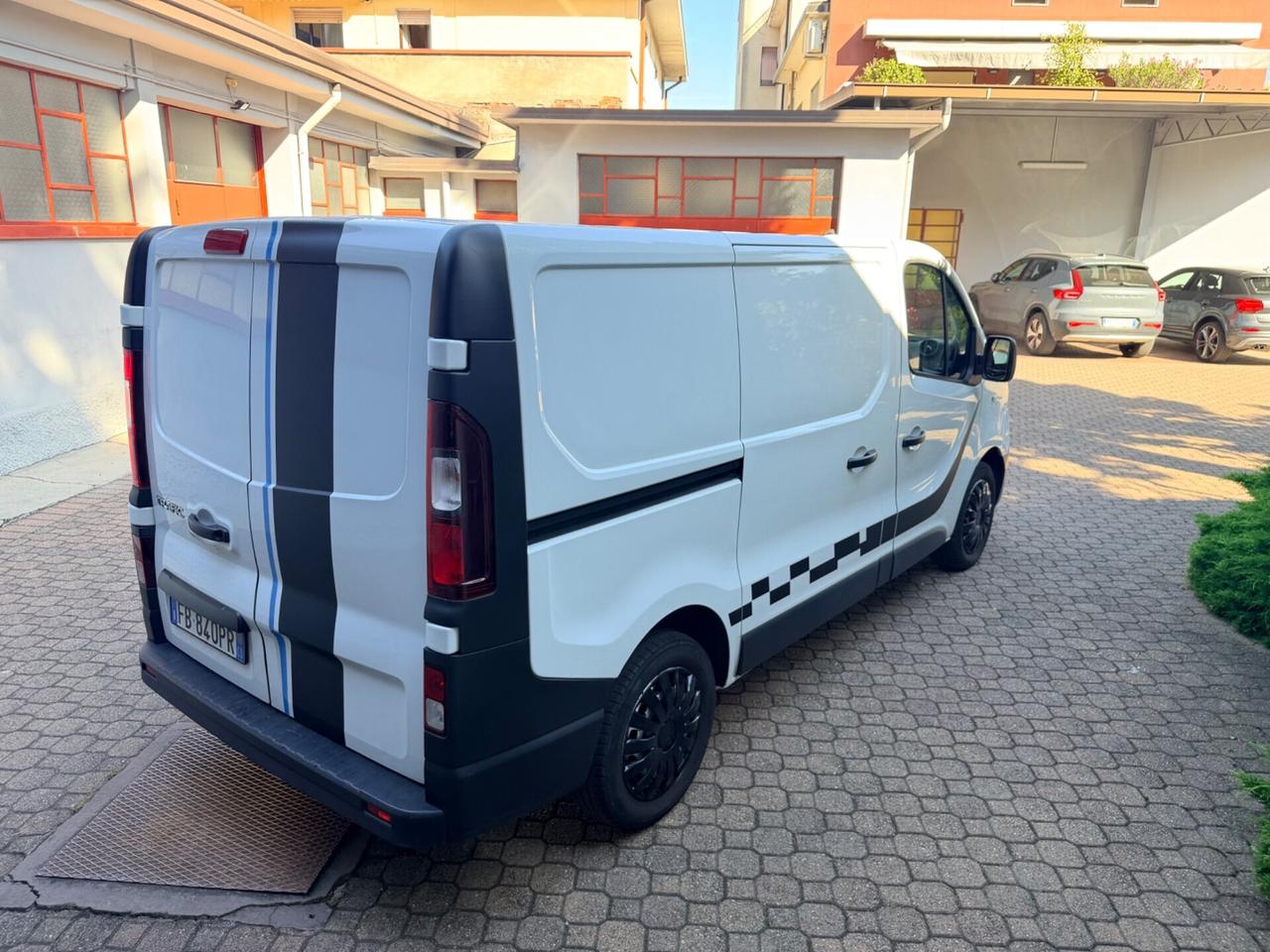 FURGONE RENAULT TRAFIC
