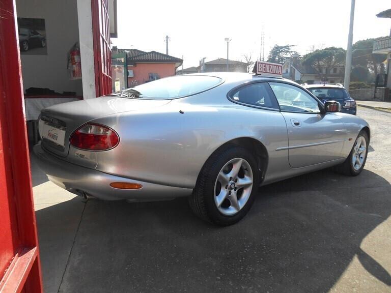 JAGUAR XK8 4.0 COUPE' ISCRITTA A.S.I