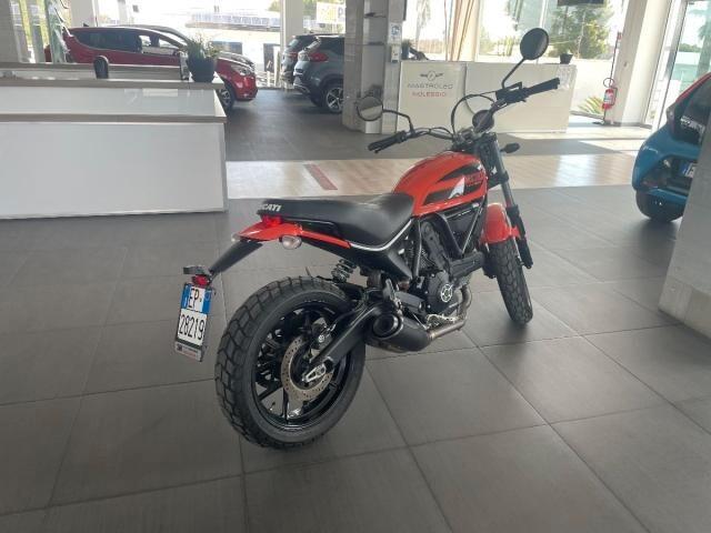 DUCATI SCRAMBLER SIXTY 2