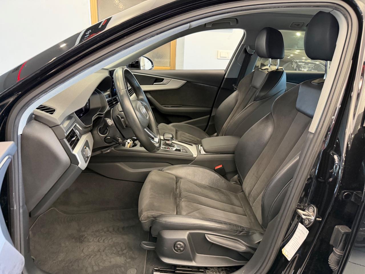 GE069SX AUDI A4 5A SERIE ('15'-'25') A4 AVANT 35 TDI-163 CV S TRONIC S LINE EDITION (120 KW) Valore di listino: € 54100