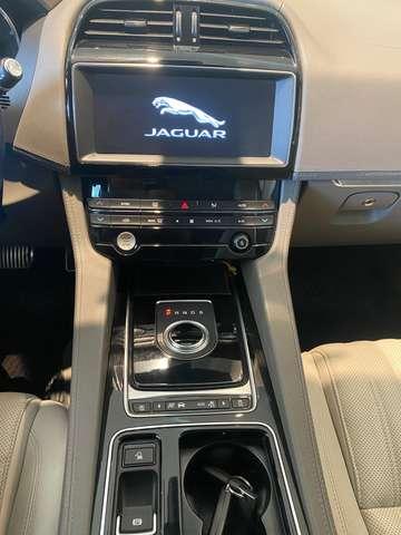 Jaguar F-Pace 2.0d i4 Portfolio awd 240cv auto my19