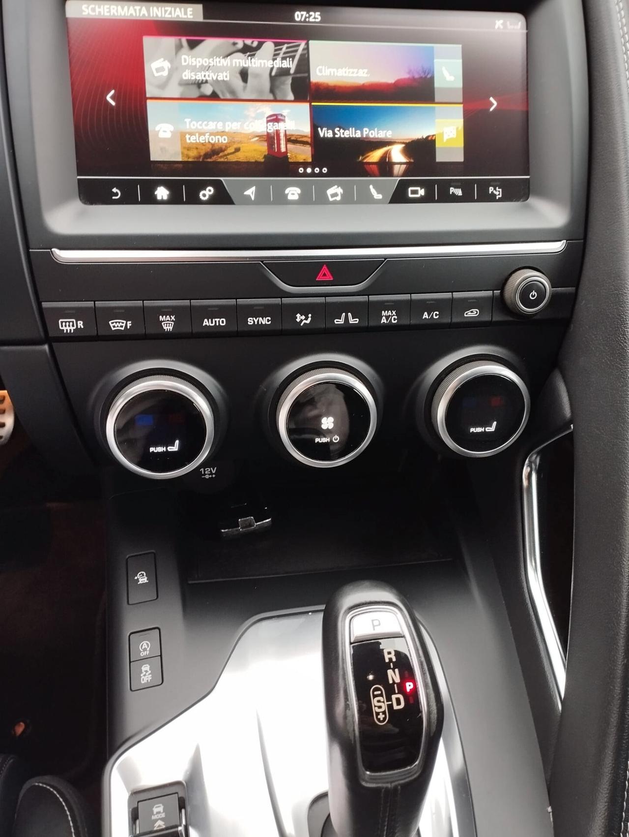 Jaguar E-Pace 2.0D 180 CV AWD aut. R-Dynamic HSE