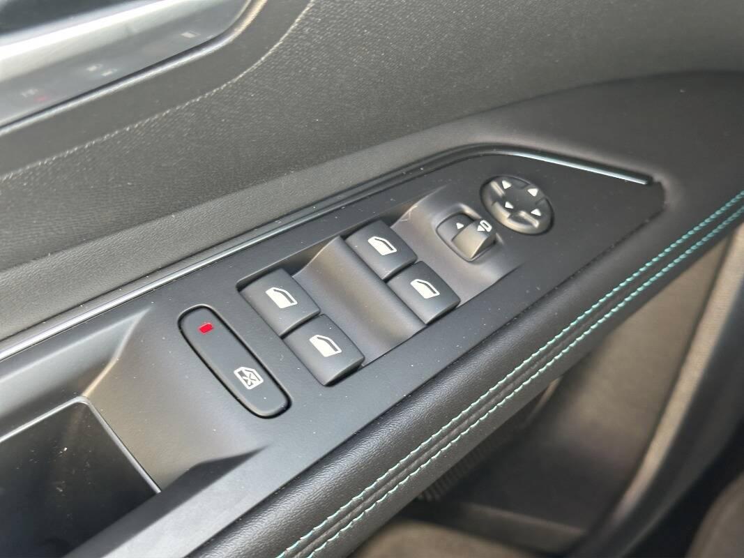 Peugeot 3008 II 1.6 hybrid4 phev Allure Pack 300cv AUTOMATICA