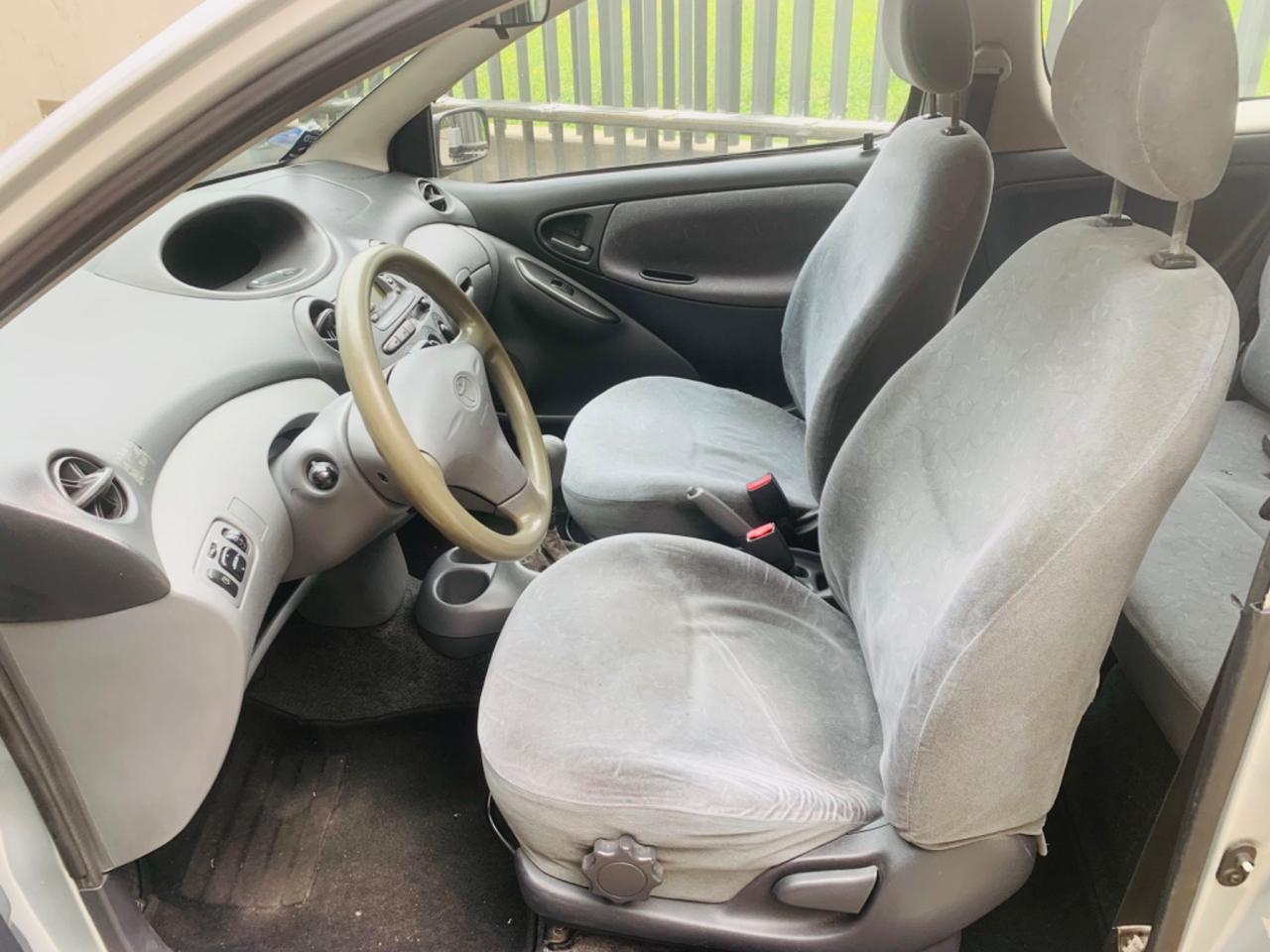 Toyota Yaris 1,0 benzina