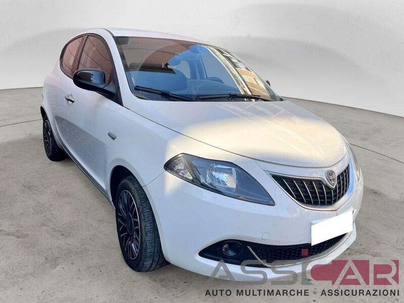 Lancia Ypsilon 1.0 FireFly 5 porte S&S Hybrid Platino