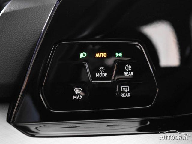 VOLKSWAGEN Golf Variant 2.0 TDI Life DSG Fari LED, App-Connect, ACC KM CER