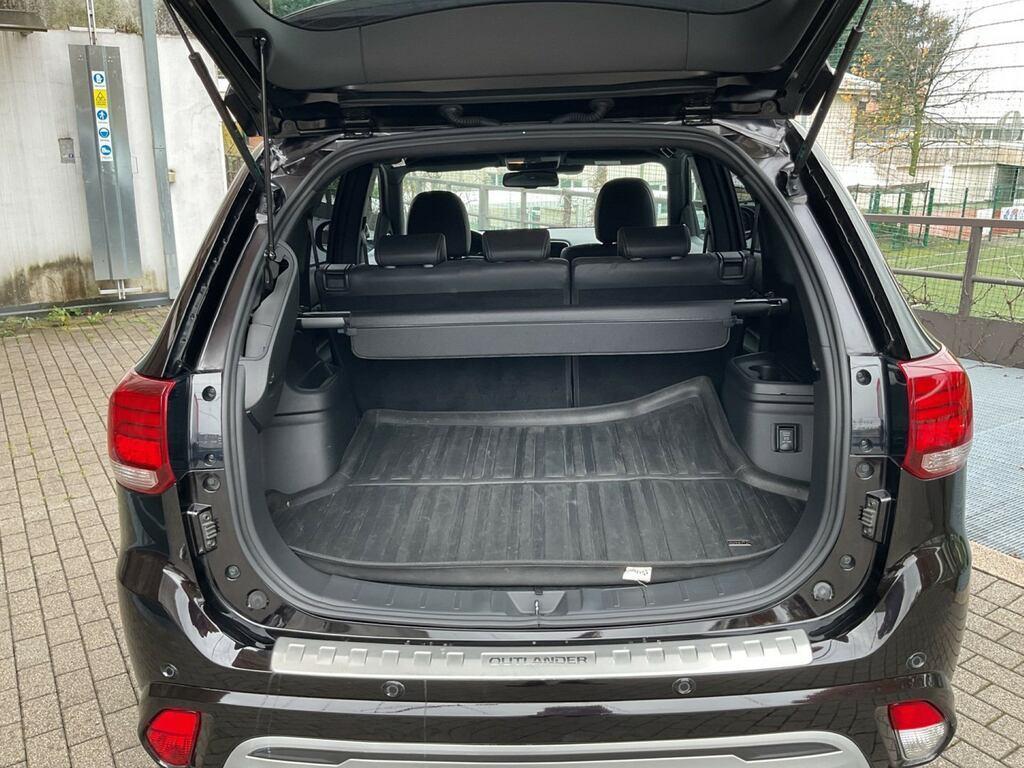 Mitsubishi Outlander 2.4 Mivec PHEV Diamond 4WD CVT