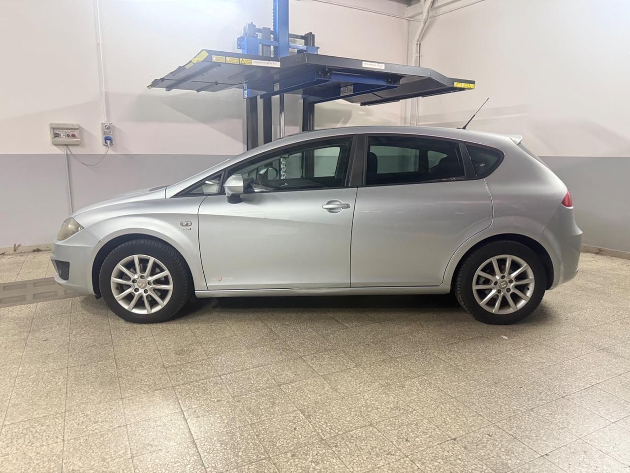Seat Leon FULL-UNIPROPR.-BENZINA-BOLLO2027.-NEOP-VARI LAVOR