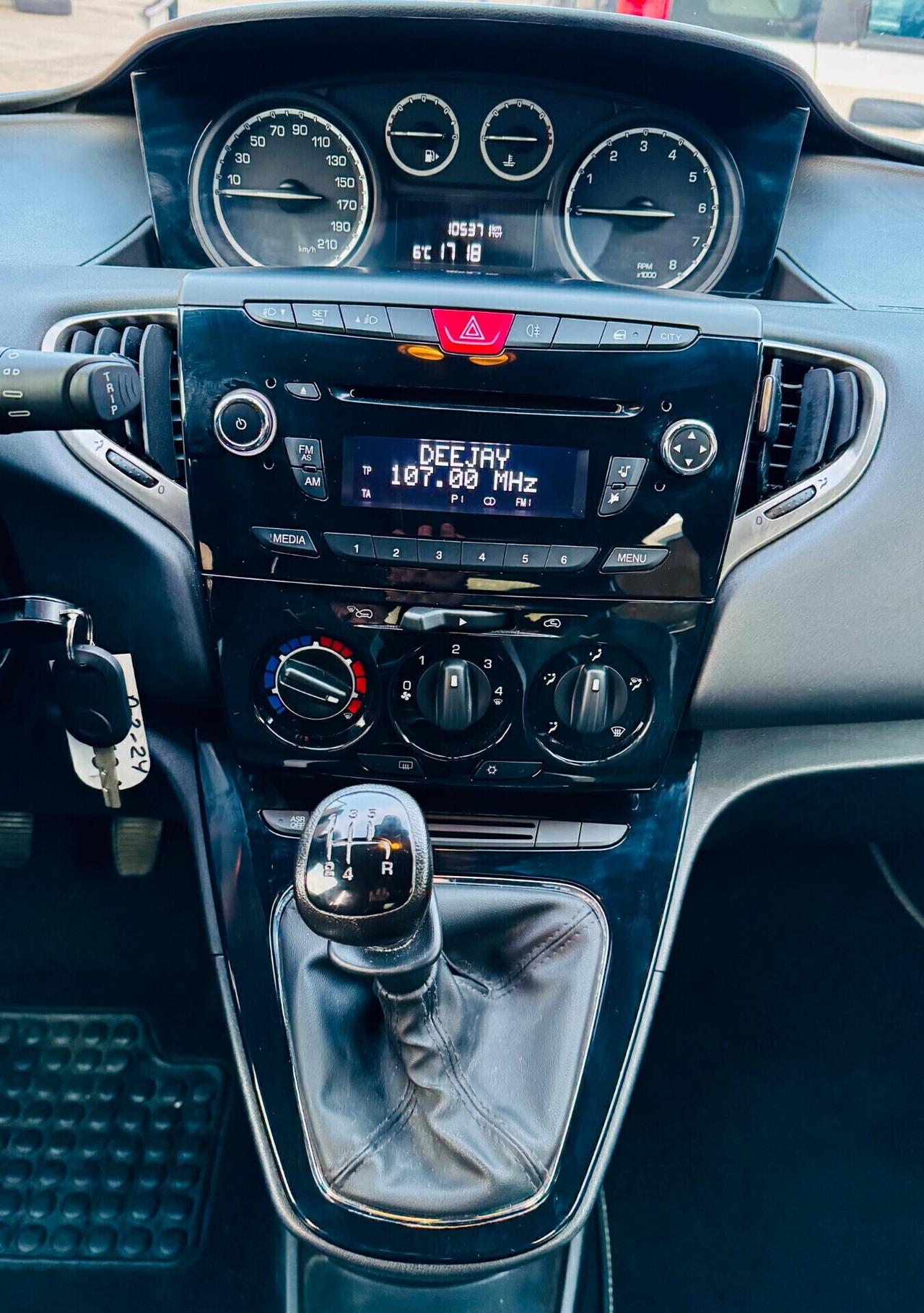 Lancia Ypsilon 1.2 69 CV 5 porte