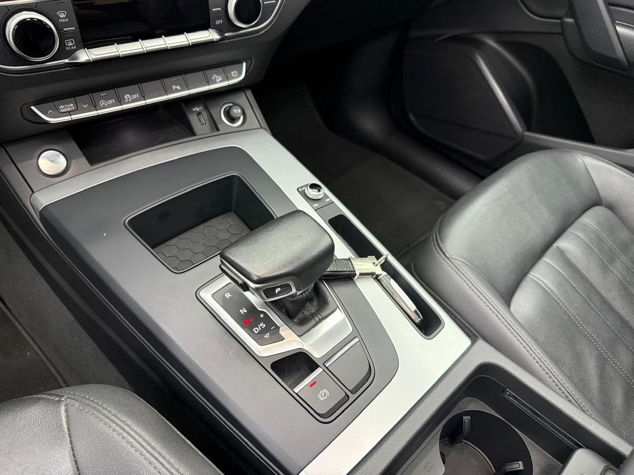 Audi Q5 SPB 40 TDI quattro S tronic Identity Black