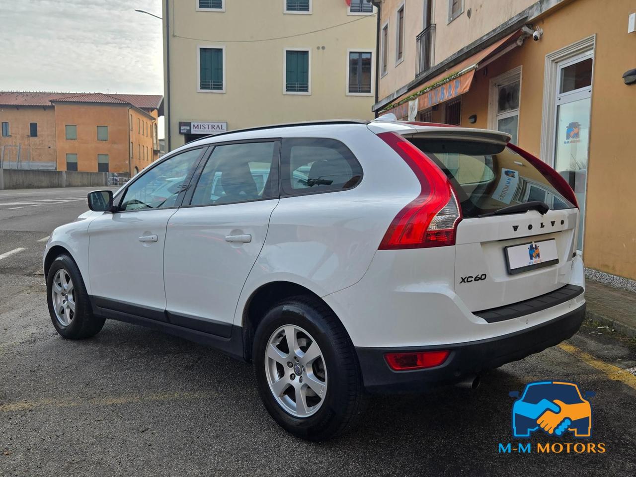 Volvo XC60 2.0 d4 (d3) R-design geartronic