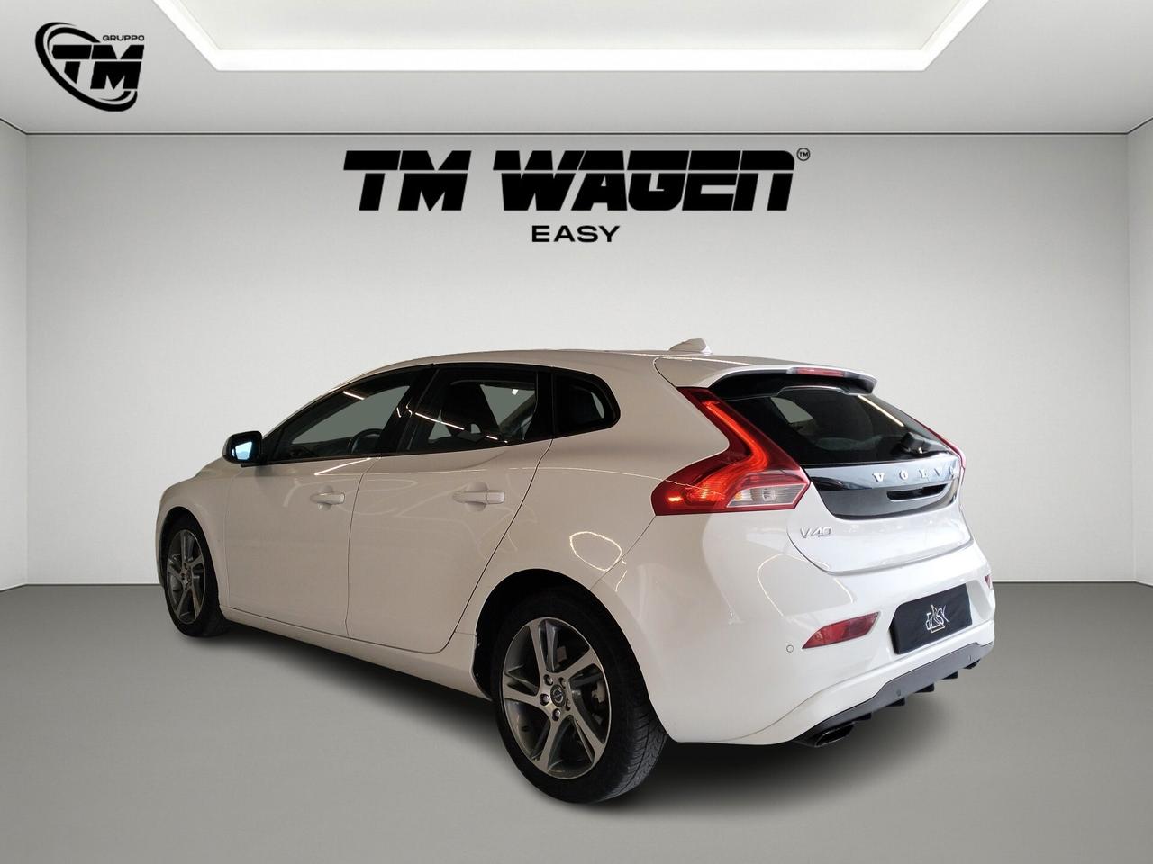 Volvo V40 1.6 d2 automatico - NEOPATENTATI