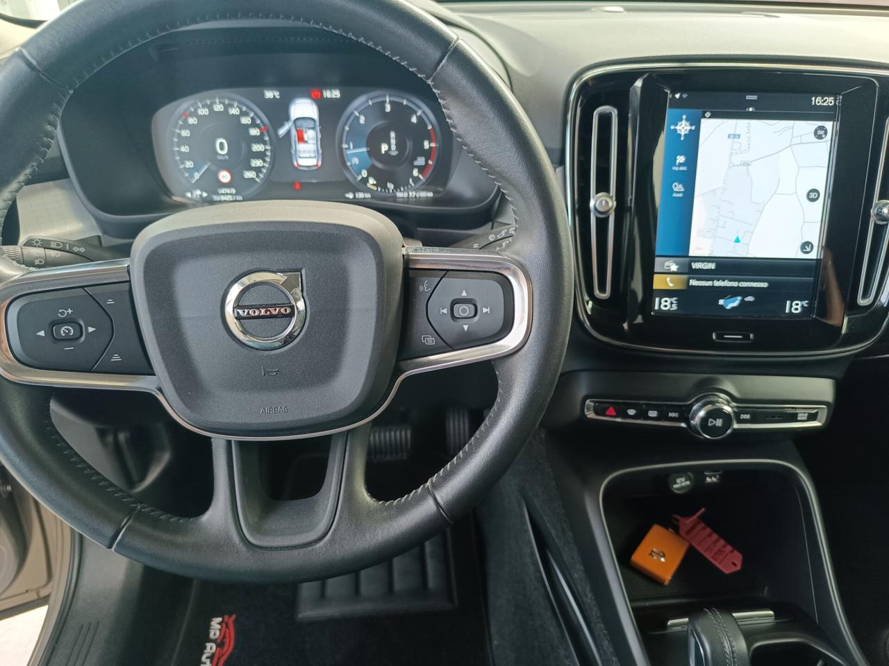 Volvo XC40 D3 AWD Geartronic Momentum Pro