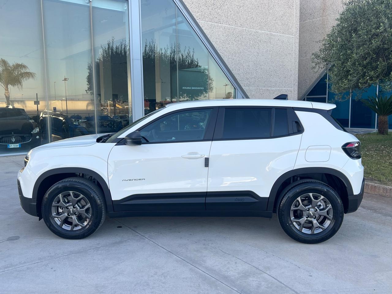Jeep Avenger 1.2 Turbo 110 CV MHEV Longitude possibilità noleggio no scoring