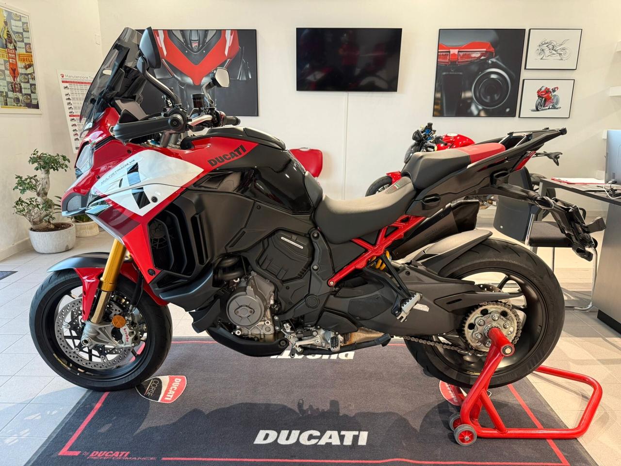 Ducati Multistrada V4 PIKES PEAK CONDIZIONI DA VETRINA