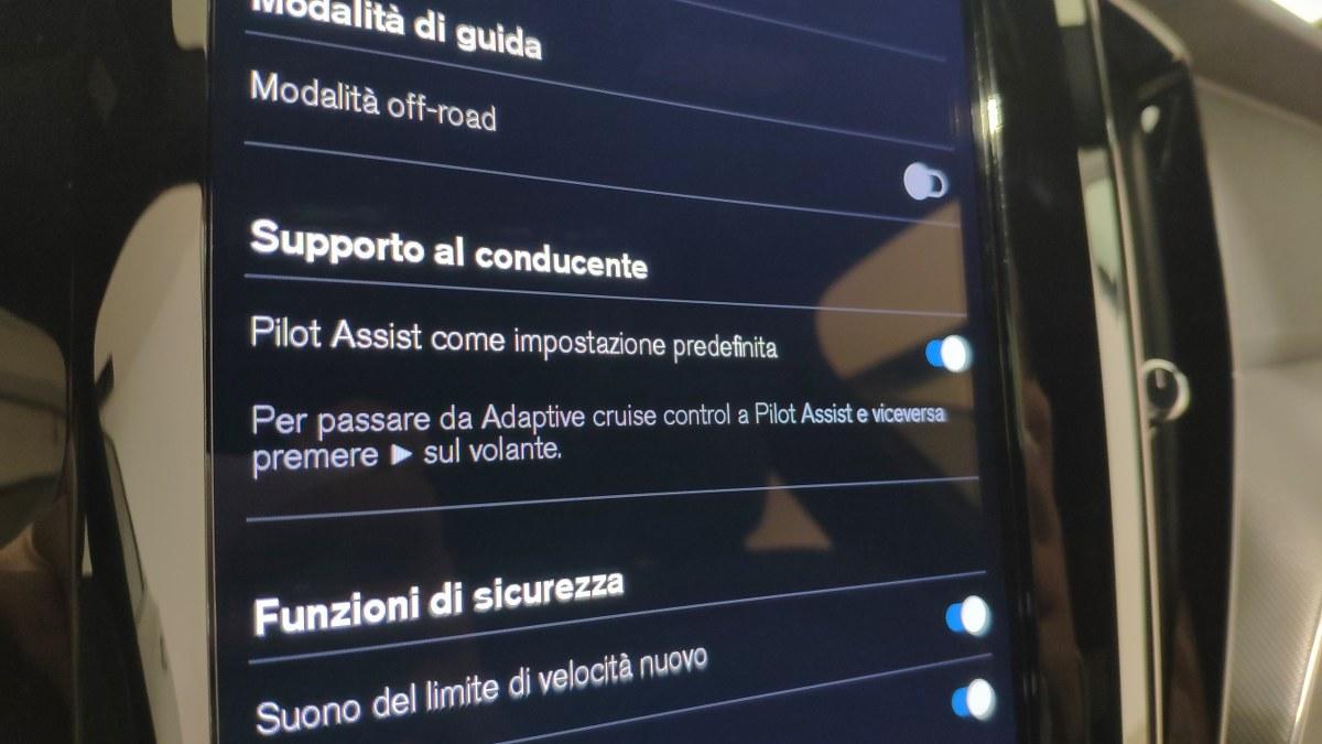 VOLVO Xc60 B5 Mild Hybrid Awd Automatico Plus Dark