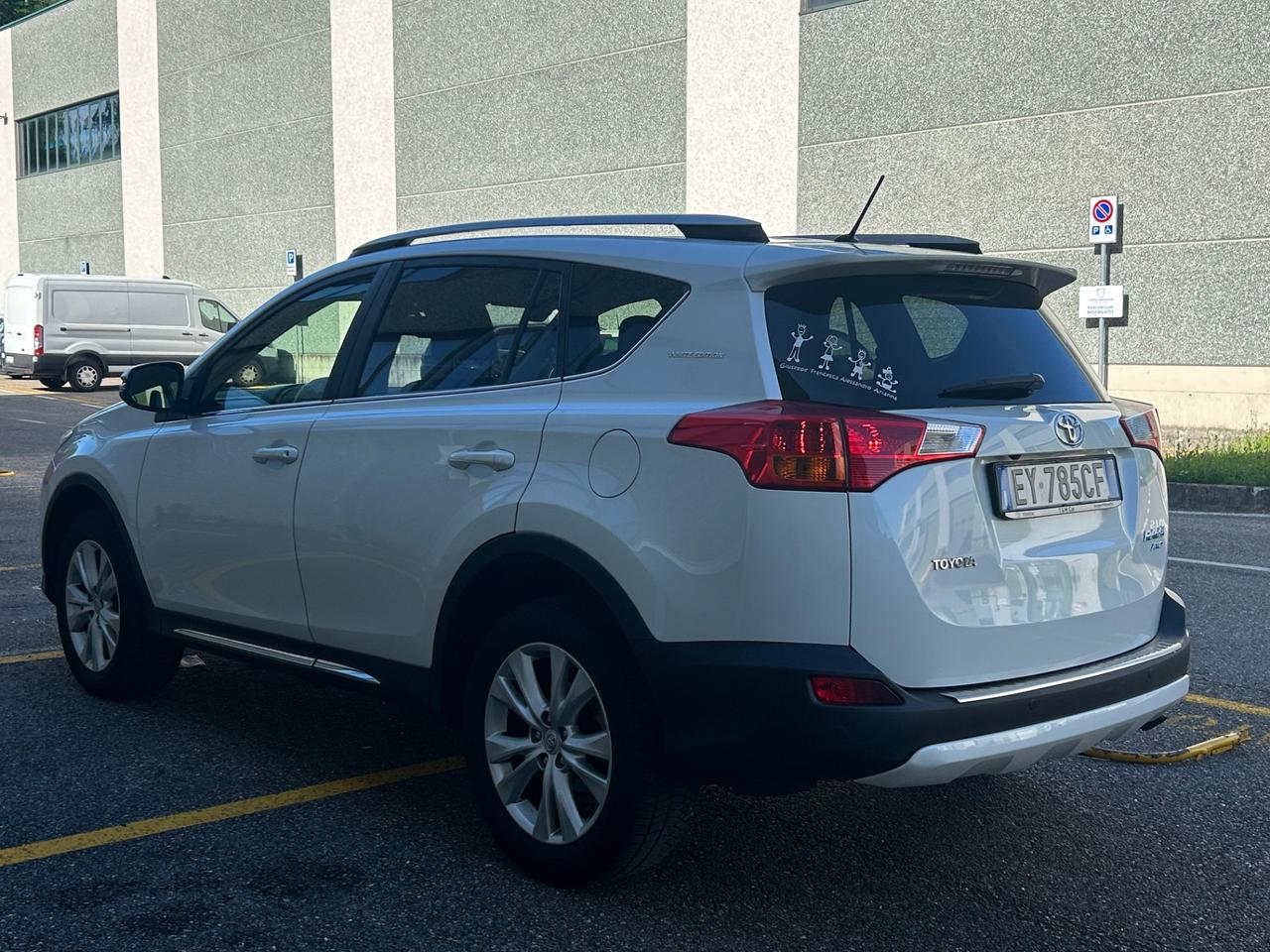Toyota RAV 4 RAV4 2.2 D-CAT 150 CV 4WD Automatico Navi Pelle Xenon