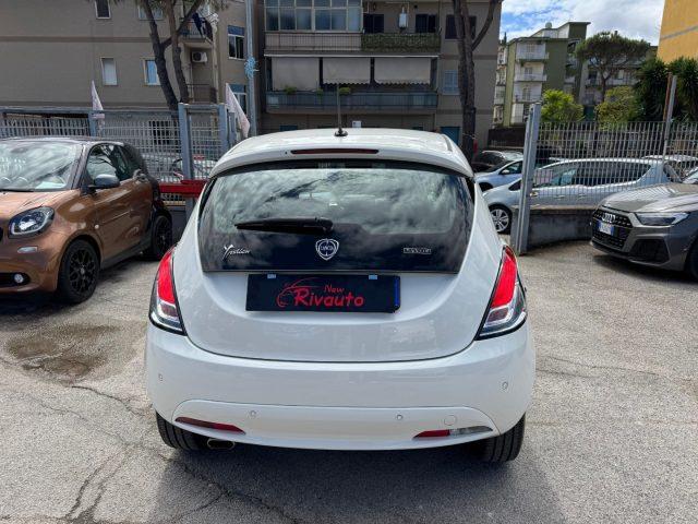 LANCIA Ypsilon 1.0 5 p S&S Alberta Ferretti Hybrid