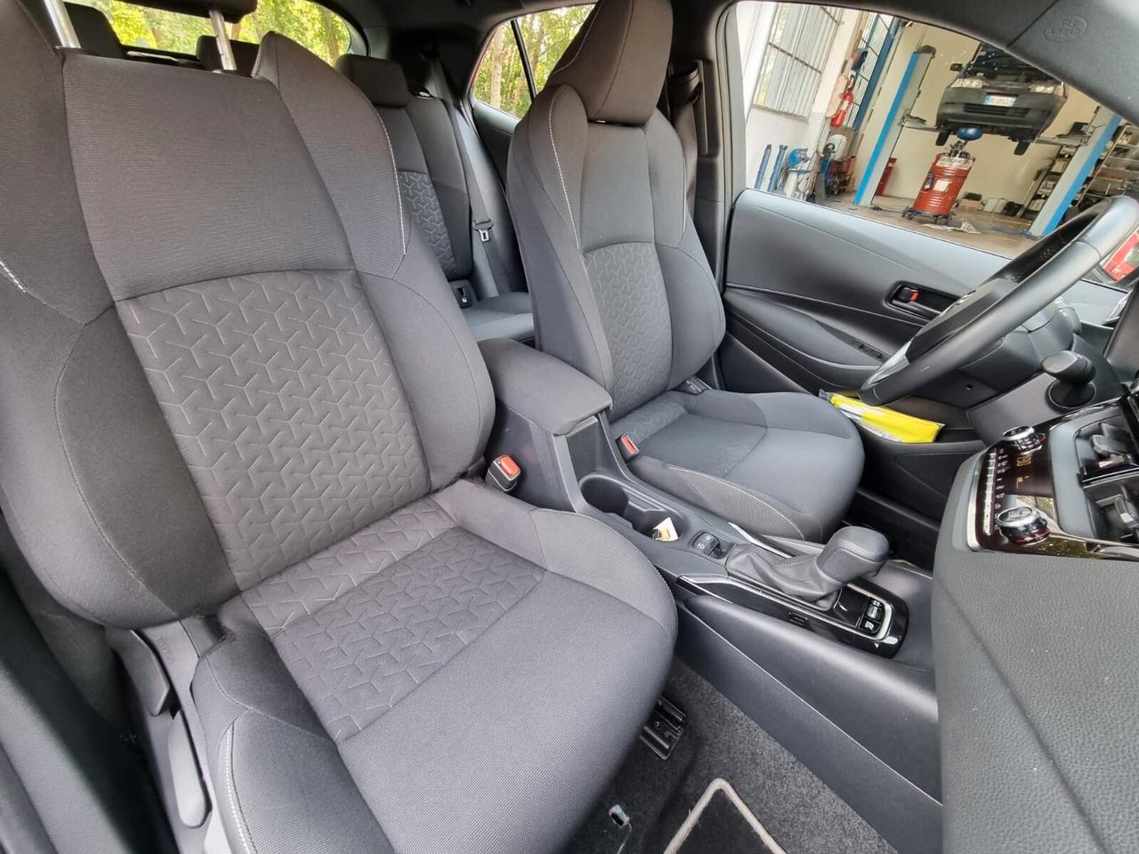 Toyota Corolla 1.8 Hybrid Business