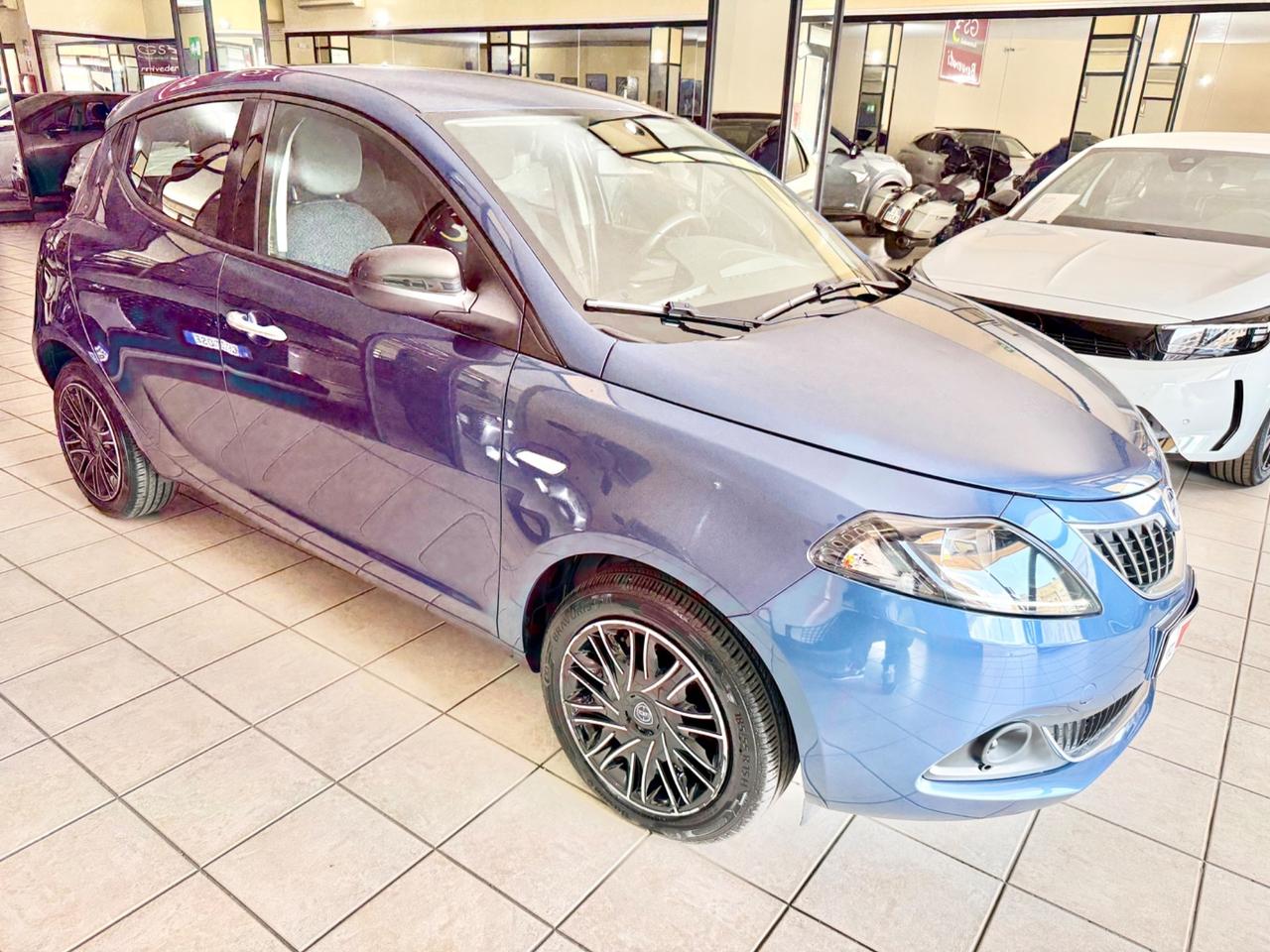 Lancia Ypsilon 1.0 FireFly 5 porte S&S Hybrid Gold
