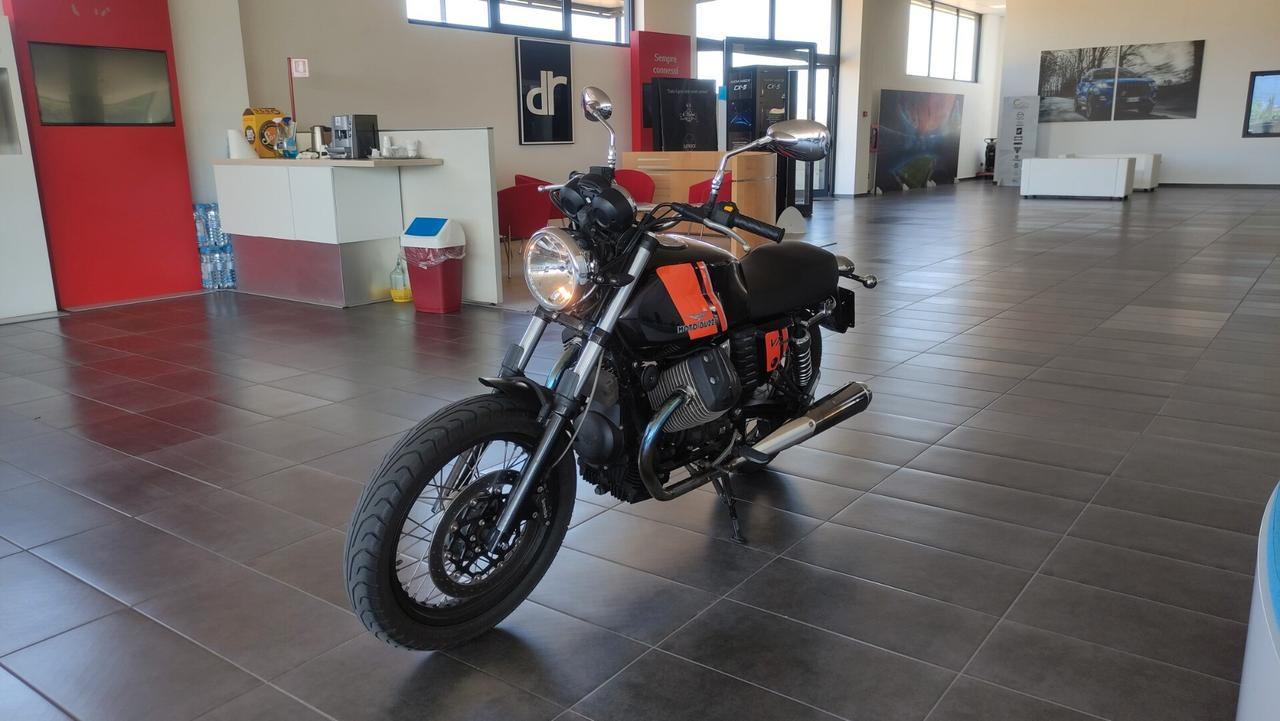 Moto Guzzi V7 SPECIAL