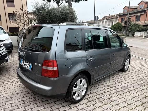 Volkswagen Touran 2.0 TDI 140cv Highline