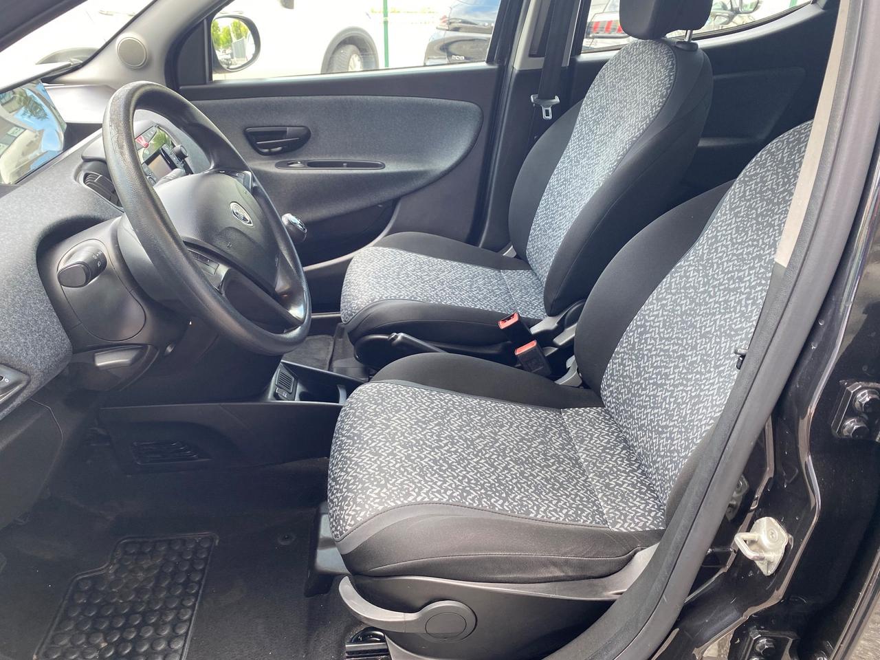 Lancia Ypsilon 1.0 FireFly Hybrid - 2021