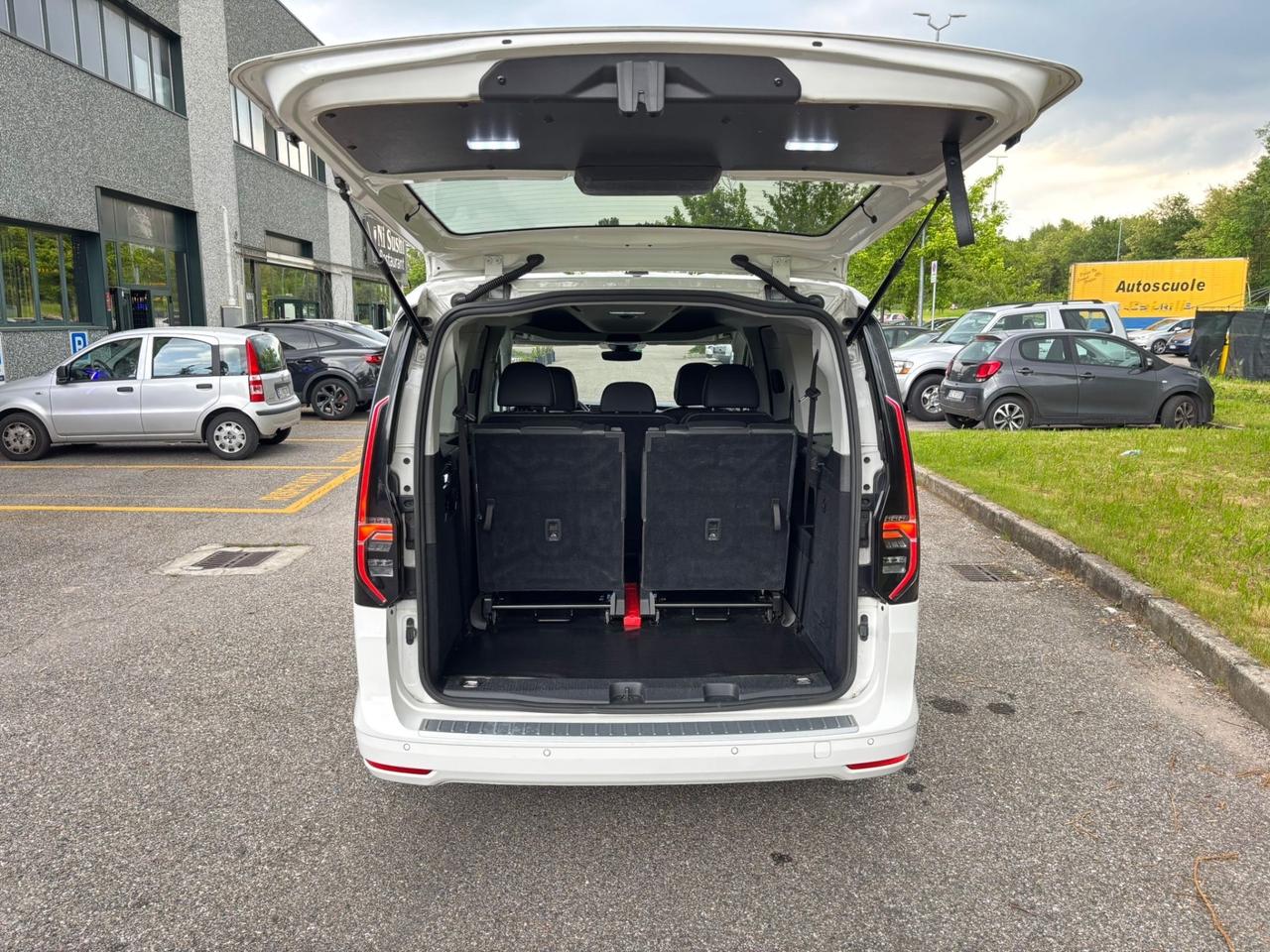Volkswagen Caddy Pianale Ribassato 2.0 TDI 122 CV DSG Style Maxi*7 POSTI