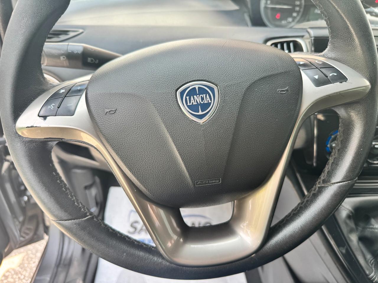 Lancia Ypsilon 1.2 69 CV 5 porte S&S Gold