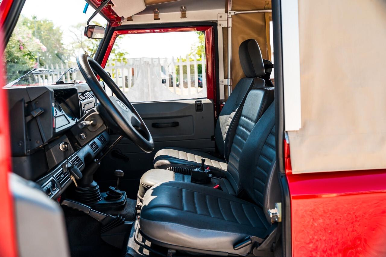 Land Rover Defender 90 Soft Top TD5 Aria condizionata + Kit pala neve Full
